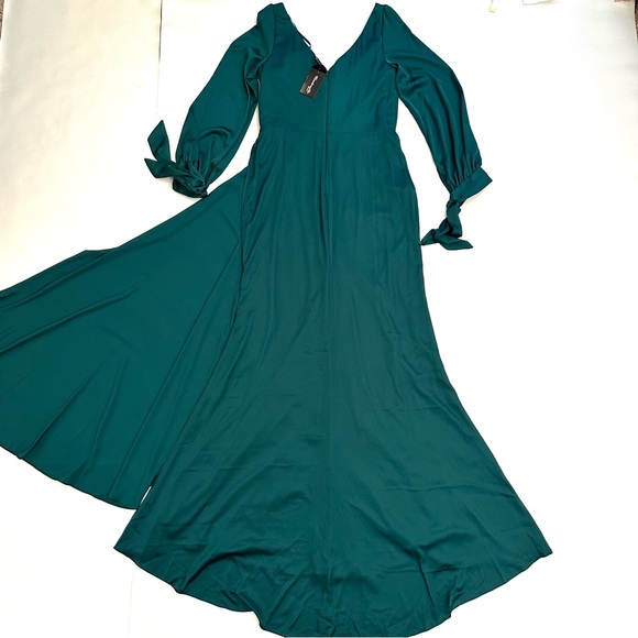 CINDERELLA DIVINE EMERALD GREEN SATIN PLUNGING V-NECK DRAPED LONG DRESS NWT Sz14 - Picture 14 of 14